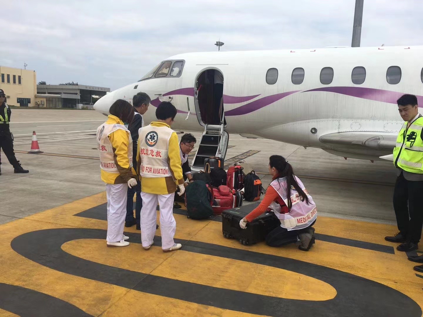 兰州香港出入境救护车出租